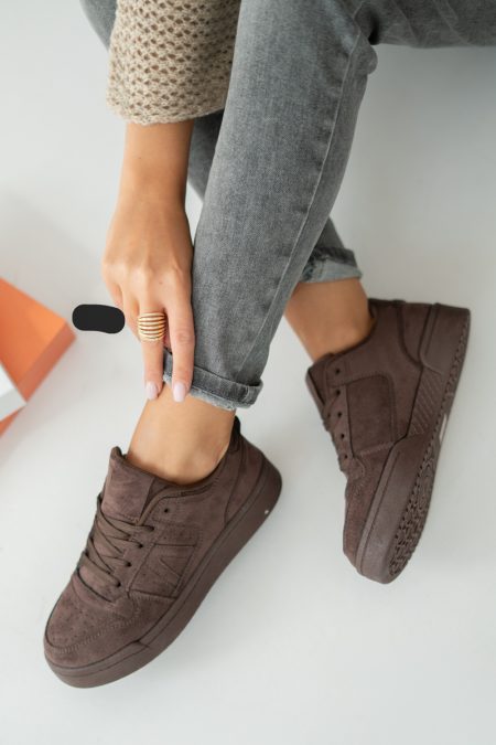 Filcowe sneakersy na grubej podeszwie Czekoladowe – Serenya 1