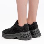 Błyszczące sneakersy Czarne – Opalisse, widok z boku, buty wzdłuż