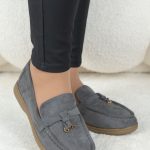 Zamszowe mokasyny na płaskiej podeszwie Szare – Zarela 1