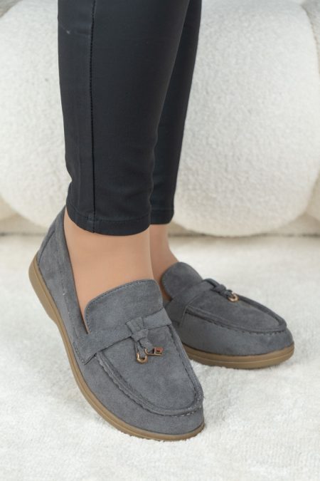 Zamszowe mokasyny na płaskiej podeszwie Szare – Zarela 1