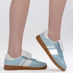 Kolorowe sneakersy Błękitne – Veylisse, widok z boku