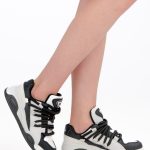 Sneakersy chunky Czarne – Shynira, widok z boku