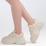 Sneakersy dad shoes Beżowe – Vivanea, widok z boku, prawy but podniesiony