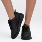 Sneakersy jednokolorowe Czarne - Myrella, widok z przodu, prawy but podniesiony