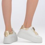 Sneakersy klasyczne z metalicznymi wstawkami Białe – Fenirae, widok od tyłu