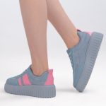 Sneakersy na grubej podeszwie w stylu retro Błękitne – Lysandra, widok z prawej, prawy but podniesiony