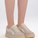 Sneakersy na platformie w stylu skate Beżowe – Favora, widok z przodu