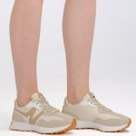 Sneakersy retro Beżowe – Halivra, widok z boku(prawe)