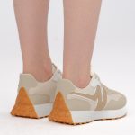 Sneakersy retro Beżowe – Halivra, widok z tyłu, buty równolegle
