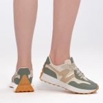 Sneakersy retro Zielone – Halivra, widok z tyłu, prawy but równolegle