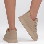 Sneakersy z grubymi sznurówkami Beżowe – Trivanna, widok od tyłu, prawy but podniesiony