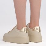 Sneakersy ze zdobionymi sznurówkami Beżowe – Quinara, widok od tyłu