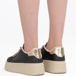 Sneakersy ze zdobionymi sznurówkami Czarne – Quinara, widok od tyłu