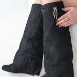 Kozaki na koturnie kłódka Czarne – Isavelle 6