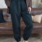 Spodnie materiałowe szerokie ze ściagaczami Czarny – Flowenne 2