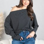 Bluzka dekolt woda w paski Czarny – Lyvarra 3