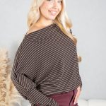 Bluzka dekolt woda w paski Czekoladowy – Lyvarra 2