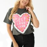 T-shirt damski z nadrukiem Self Love Club Grafitowy – Amoryne 4