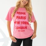 T-shirt damski z nadrukiem miast Różowy – Romivra 4