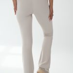 Legginsy prążkowane dzwony Beżowy – Flarynne 2