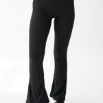 Legginsy prążkowane dzwony Czarny – Flarynne 3