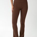 Legginsy prążkowane dzwony Czekoladowy – Flarynne 1