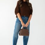 Sweter gładki basic z okrągłym dekoltem Czekoladowy – Lorivienne 4