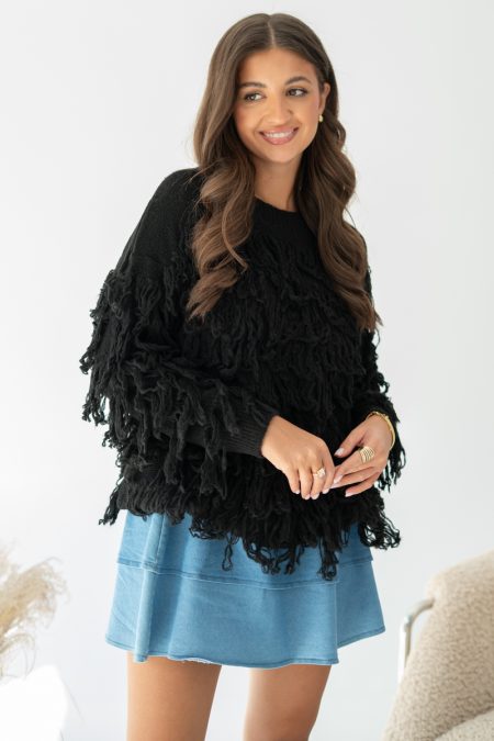 Sweter z frędzlami boho Czarny – Solyssa 1