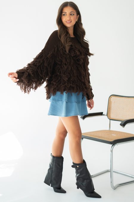 Sweter z frędzlami boho Czekoladowy – Solyssa 1