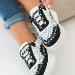 Sneakersy zamszowe na platformie Czarne – Riseora 2