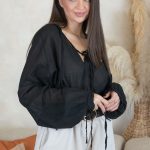 Koszula damska z wiązaniem i broszką Czarny – Brochelle 6