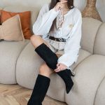 Koszula damska z wiązaniem i broszką Biały – Brochelle 1