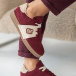 Buty sportowe damskie zamszowe Bordowy – Thavira 2