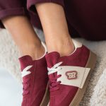 Buty sportowe damskie zamszowe Bordowy – Thavira 1