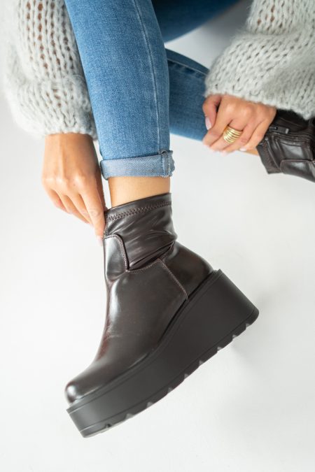 Botki na koturnie w stylu chunky Czekoladowe – Camivra 1