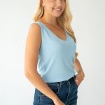 Top z wiskozy z dekoltem V Błękitny – Visolynne 3