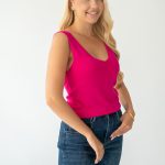 Top z wiskozy z dekoltem V Fuksjowy – Visolynne 3