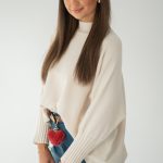 Sweter nietoperz oversize Beżowy – Loravie 2