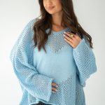 Sweter oversize z dekoltem V Błękitny – Cardivra 3