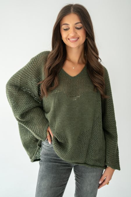 Sweter oversize serce Oliwkowy – Cardivra 1