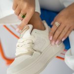 Sneakersy damskie na platformie z metalicznymi wstawkami Beżowe – Olirene 2