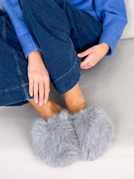 Puszyste kapcie Szary – Arvenira 1