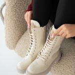 Sznurowane botki workery z ozdobą na języku Beżowe – Thaloria 3