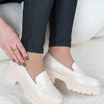 Klasyczne loafersy Beżowe – Favynne 3