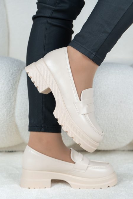 Klasyczne loafersy Beżowe – Favynne 1