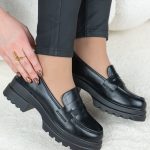 Klasyczne loafersy Czarne – Favynne 5