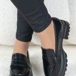 Klasyczne loafersy Czarne – Favynne 4