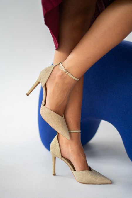 Czółenka brokatowe z paskiem Złoty – Stellorra 1