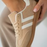 Sneakersy damskie zamszowe z paskami Fango – Lysira 4