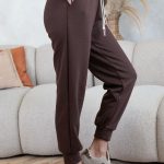 Komplet z bluzą zdobioną perełkami i spodniami Czekoladowy – Pearlyss 6